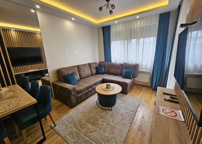 Univer アパート ズラティボール