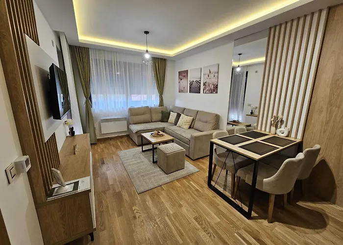 Univer アパート ズラティボール